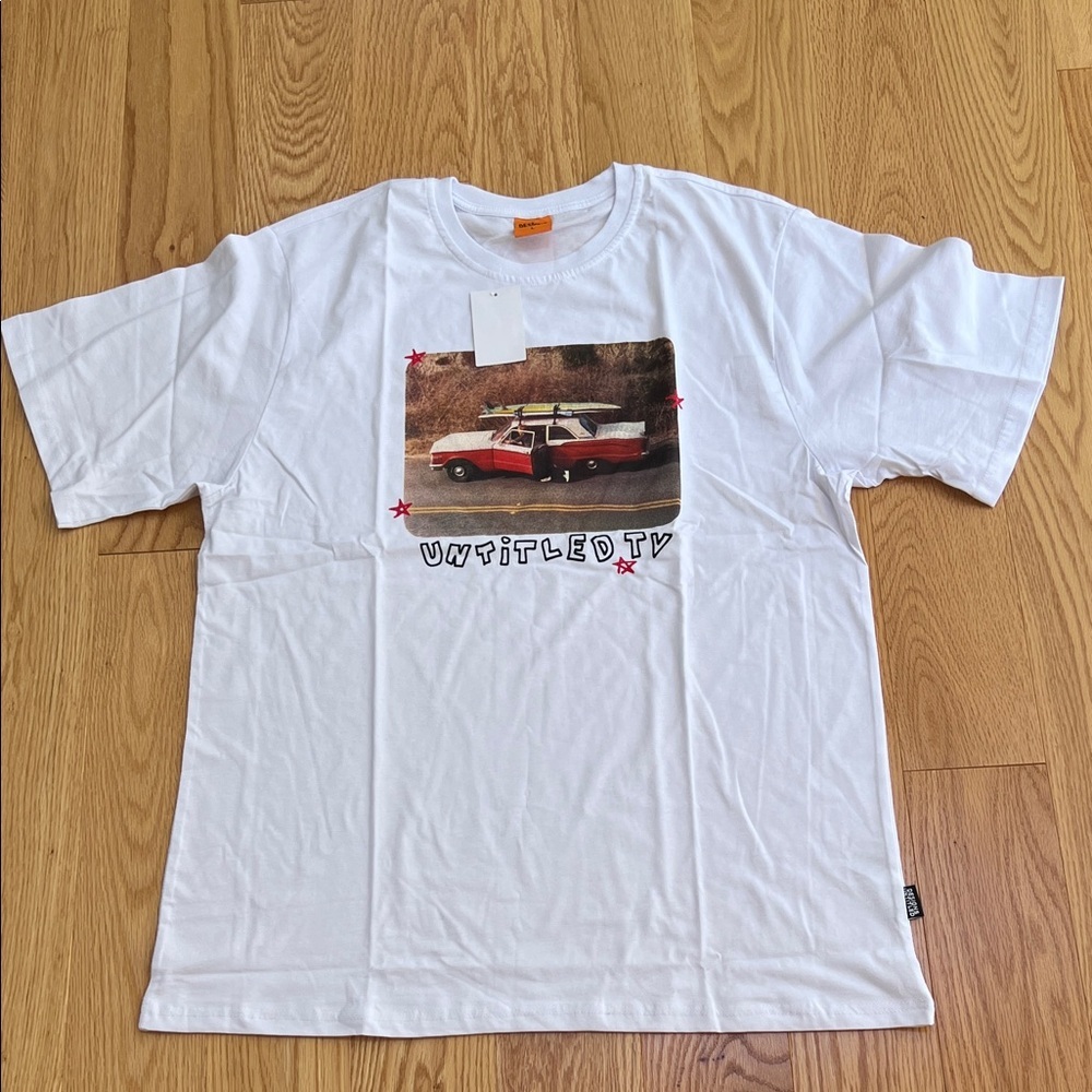 New! Designs untitled men’s large white cotton short sleeve tee.